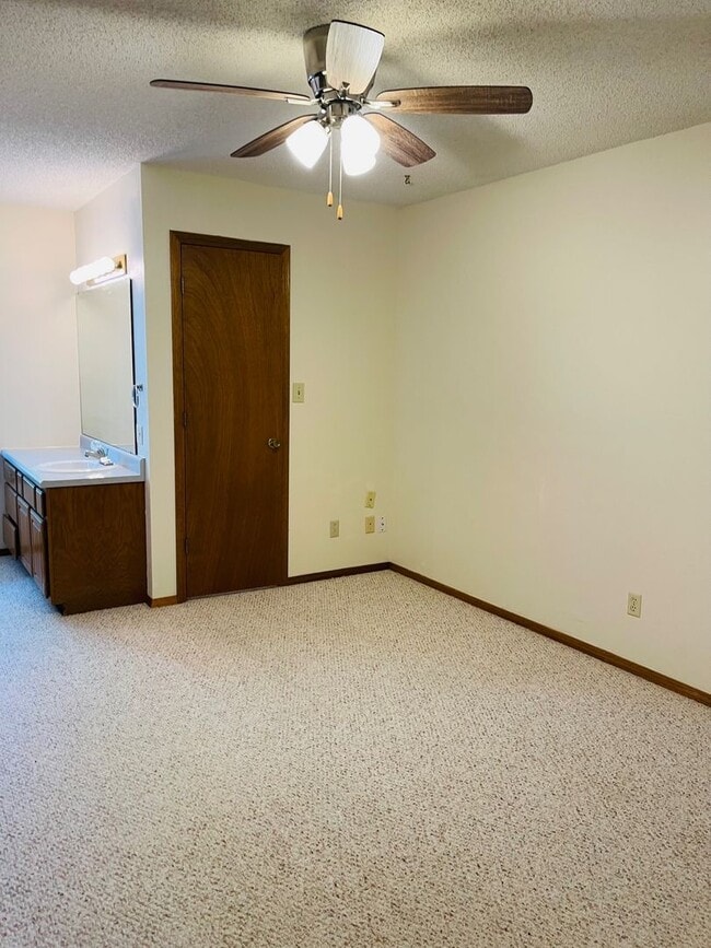 Building Photo - Beautiful, Spacious Single Family Home