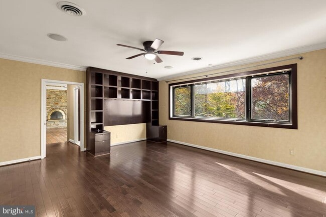 Building Photo - 1434 Kirby Rd