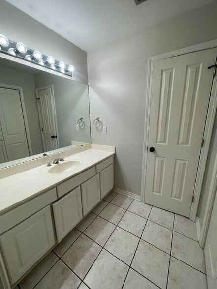 Building Photo - 39 Houmas Pl