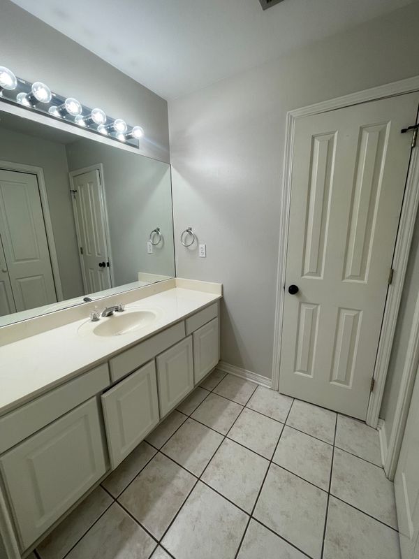 Building Photo - 39 Houmas Pl