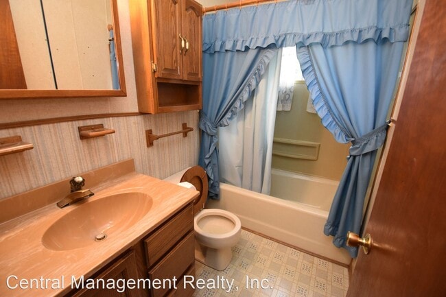 Building Photo - 3 br, 1 bath House - 4039 Manor Drive
