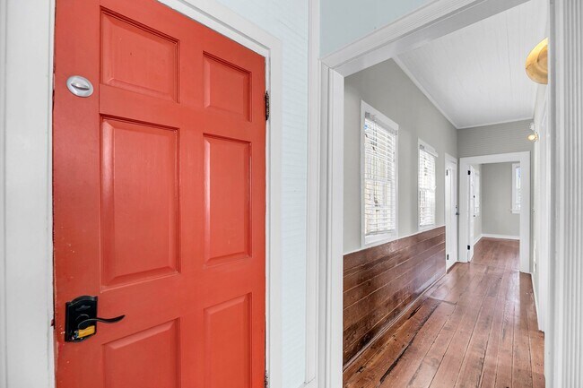 Building Photo - $500.00 OFF FIRST MONTHS MOVE IN SPECIAL W...