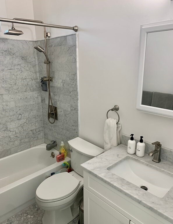 Building Photo - 371 Cardinal Medeiros Ave