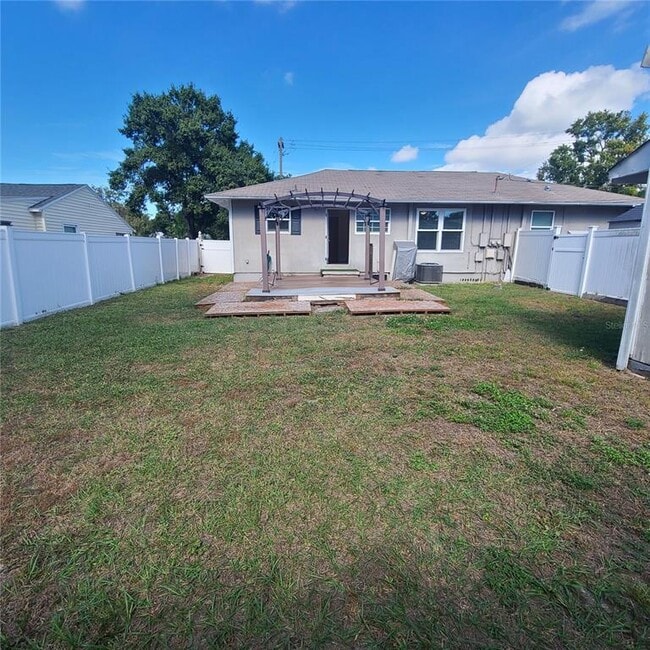 Building Photo - 3904 W Euclid Ave