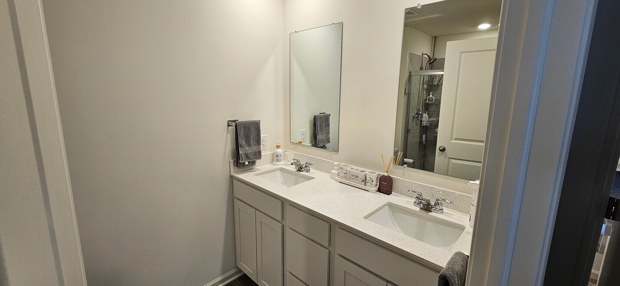 Building Photo - 2227 Glacier St