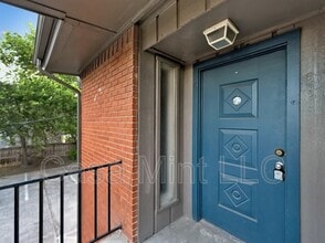 Building Photo - 803 Oakland St