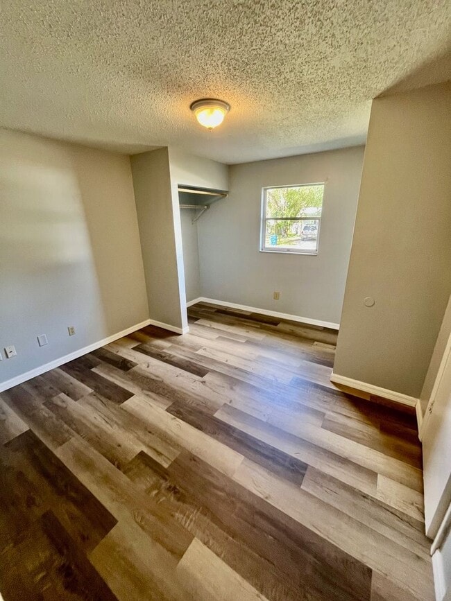 Building Photo - NICE 3BR/2BA Dade City Home w/ a Deck!! NO...