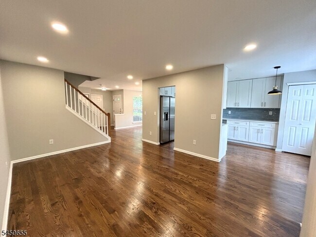 Building Photo - 2501 Vantage Ct