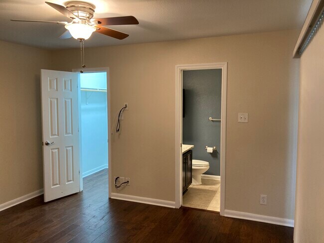 Building Photo - 100 Lorenz Rd