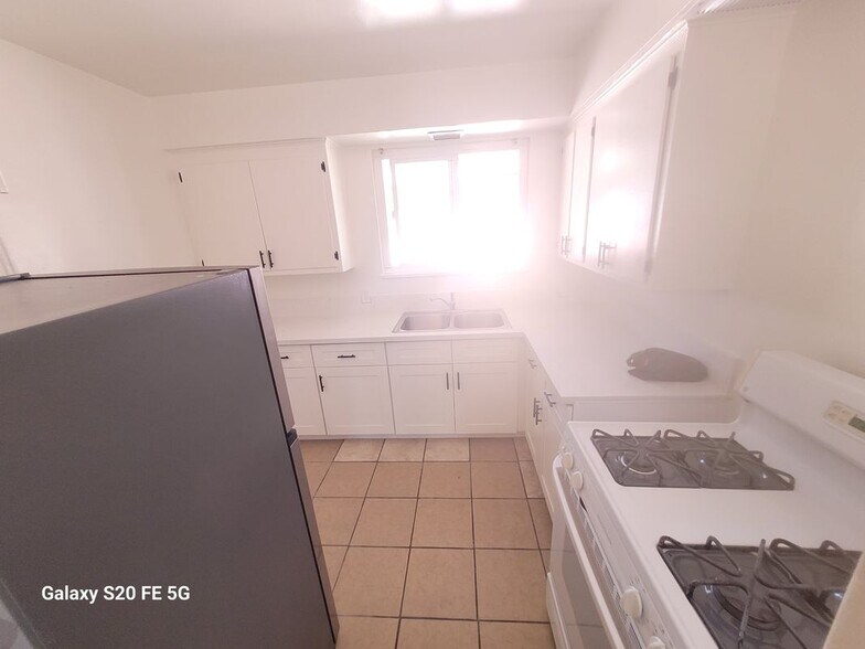 Building Photo - 4159 Somerset Dr