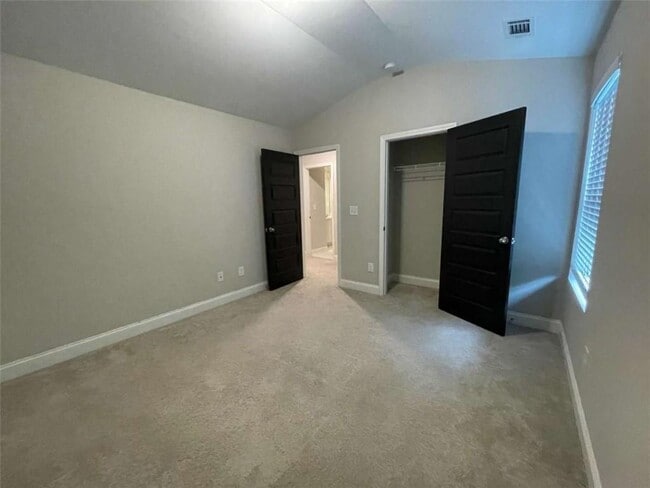 Building Photo - 301 Omnia Ridge Way