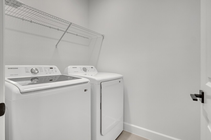 Building Photo - 2238 Salew St