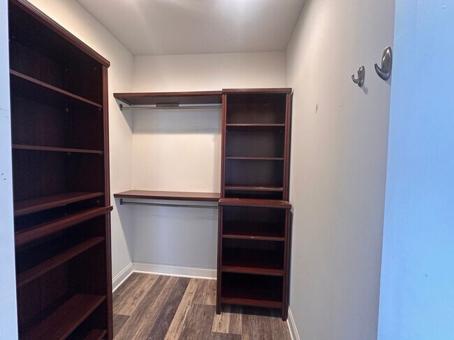 Building Photo - 1164 Hertel Ave
