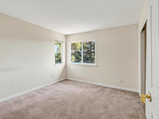 Building Photo - 5794 Owl Hill Ave