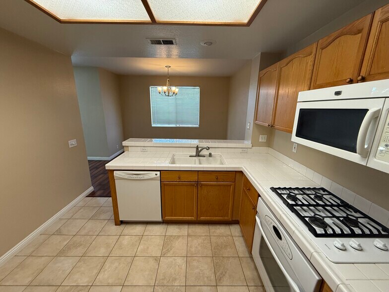 Building Photo - 748 North Siavohn Drive