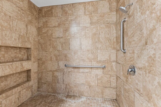 Building Photo - 4 Bedroom Elkhorn Ranch!