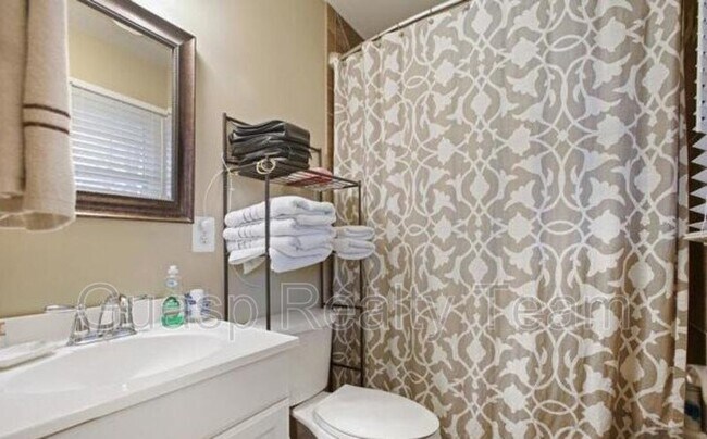 Building Photo - 12326 Willow Woods Dr