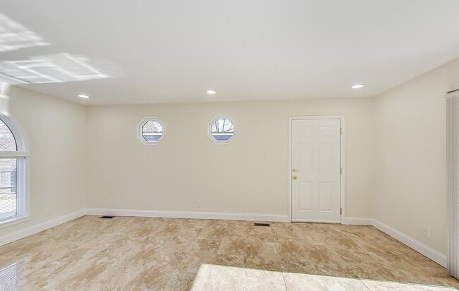 Building Photo - 6426 Prospect Terrace