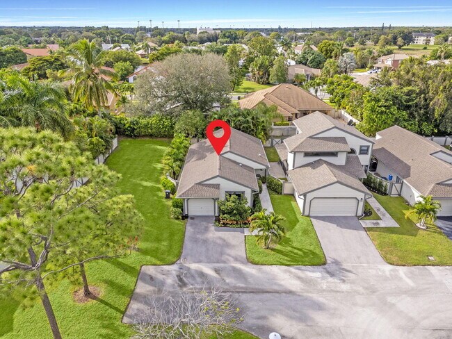 Building Photo - 2474 Bedford Mews Dr