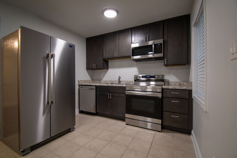 Building Photo - 5094 J E L Dr