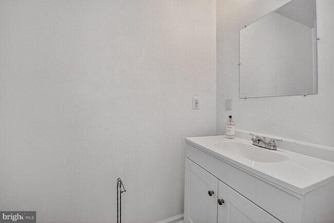 Building Photo - 1515 Shields Terrace NE