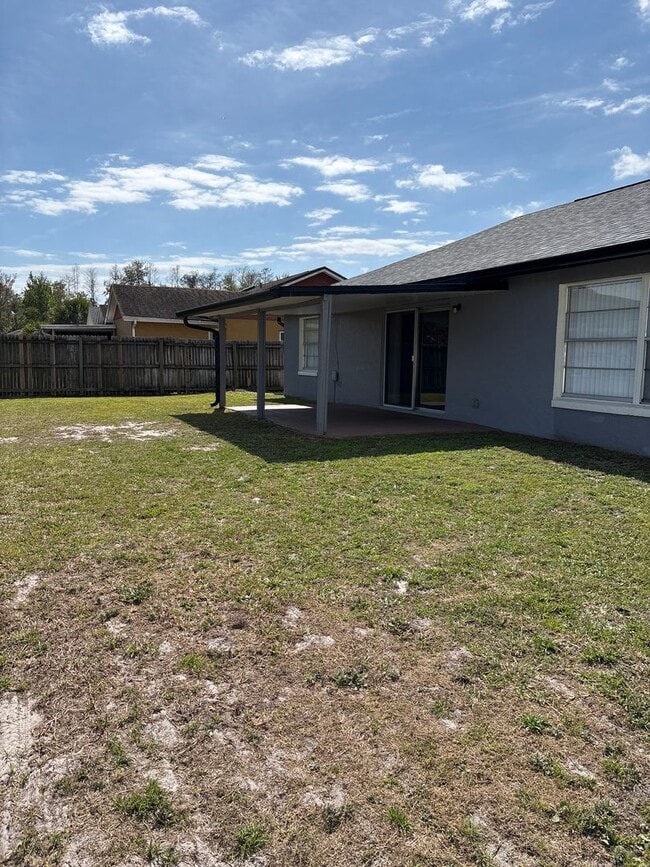 Building Photo - Orlando - Beautiful 3 Bedroom 2 Bathroom Home with Waterview!
