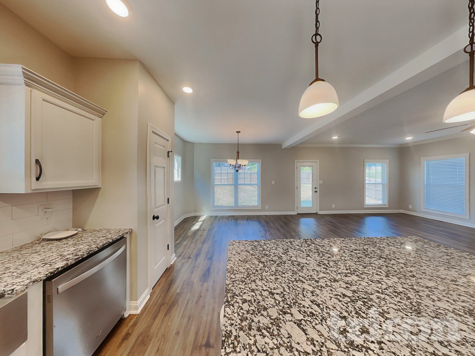 Building Photo - 129 Bonnell Dr