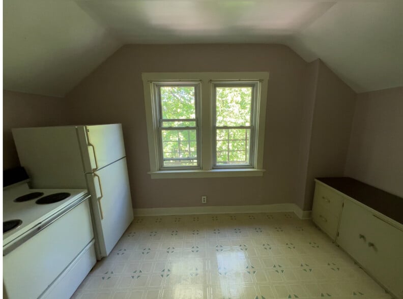 Building Photo - 463 Purcell Ave