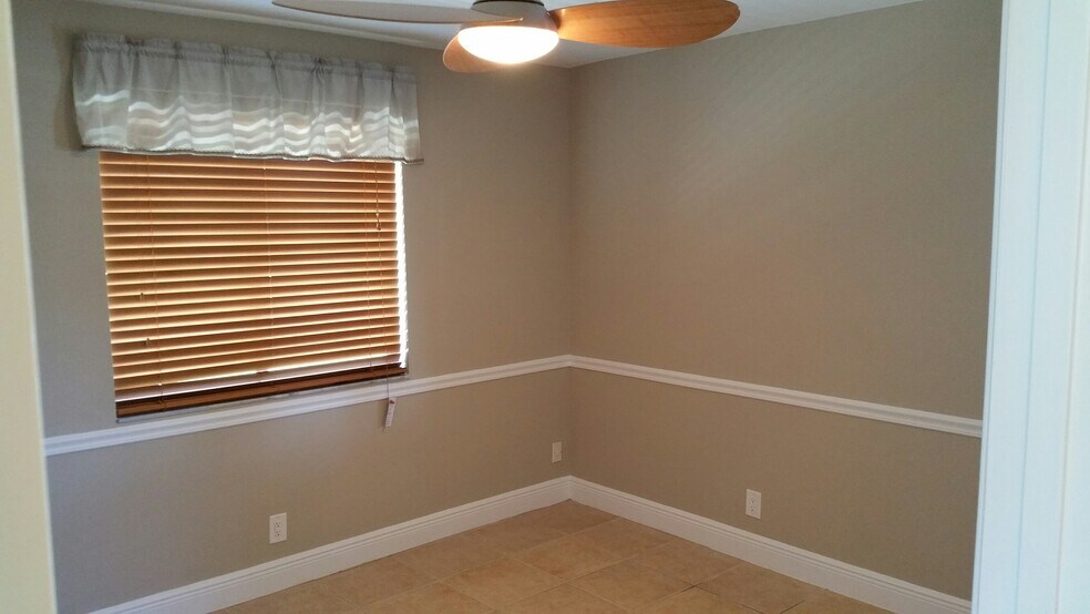 Building Photo - 508 Woodgate Cir