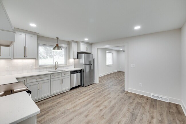 Building Photo - "Newly Renovated 3-Bedroom Retreat with 2 ...