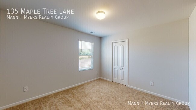 Building Photo - 135 Maple Tree Ln