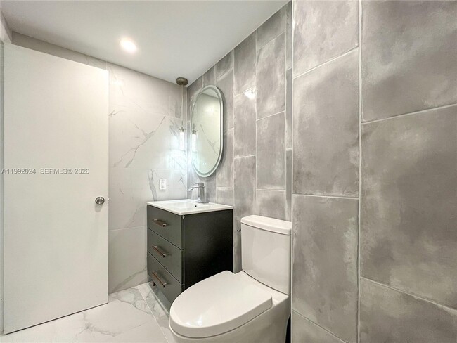 Building Photo - 2005 Sans Souci Blvd