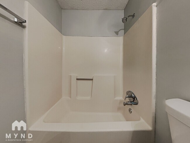 Building Photo - 239 William Dr
