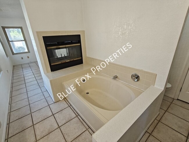 Building Photo - 9073 N Tiger Eye Way
