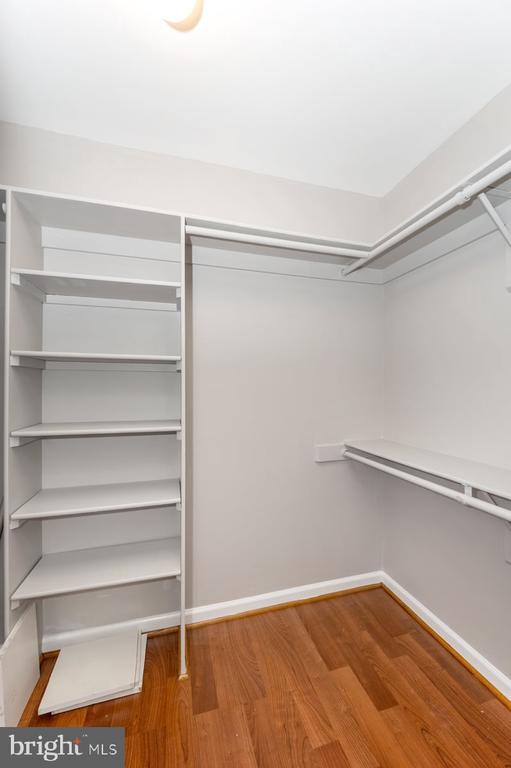 Building Photo - 20507 Shadyside Way