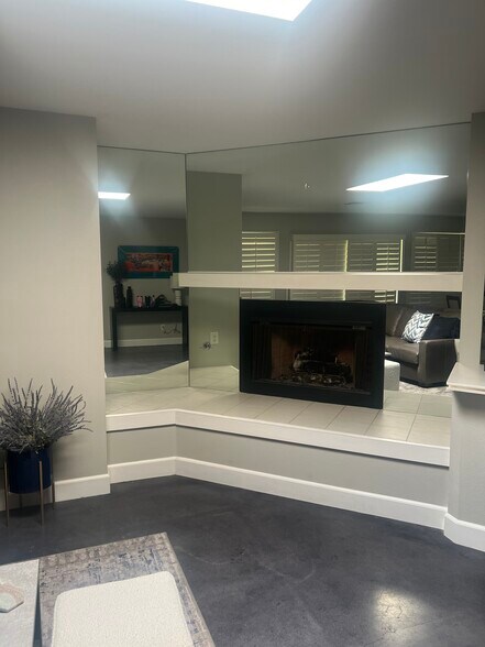 Building Photo - 78987 Bayside Ct