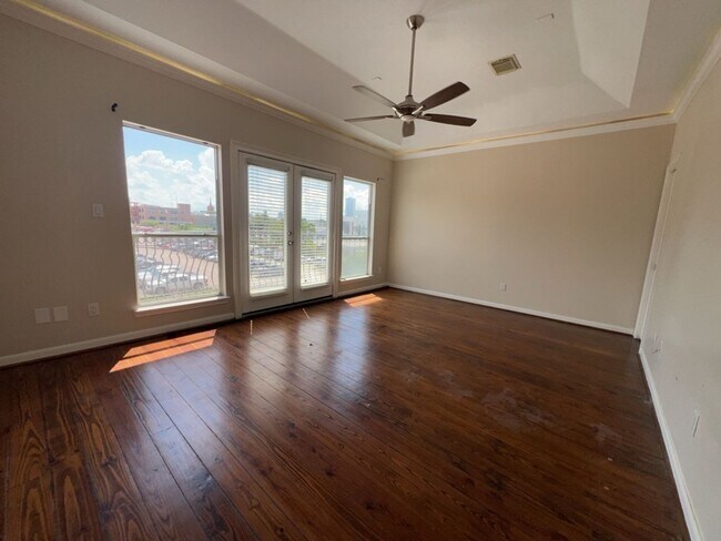 Building Photo - 1304 Dart St