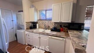 Building Photo - 583 Calle Abronia S