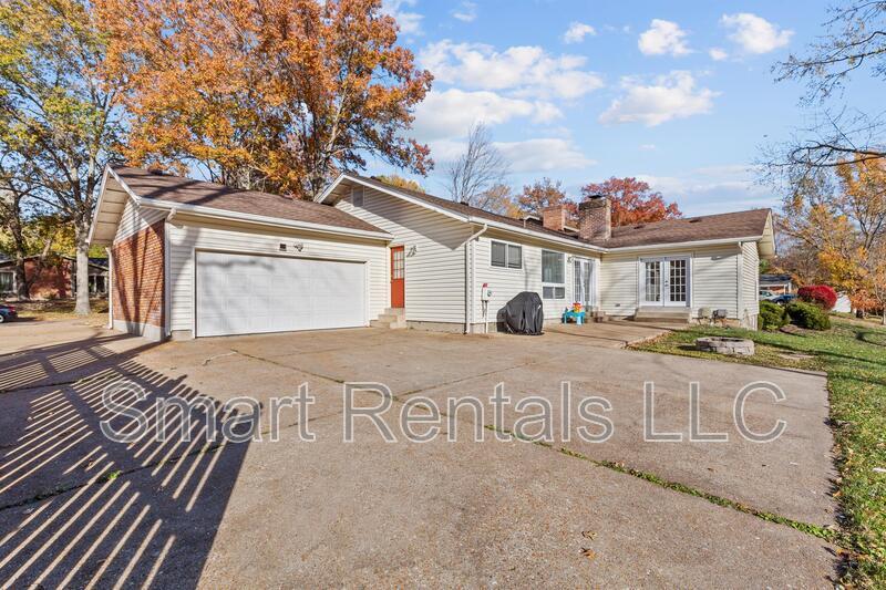 Building Photo - 12958 Ambois Dr
