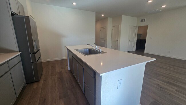 Building Photo - 7571 Grassy Plns Dr