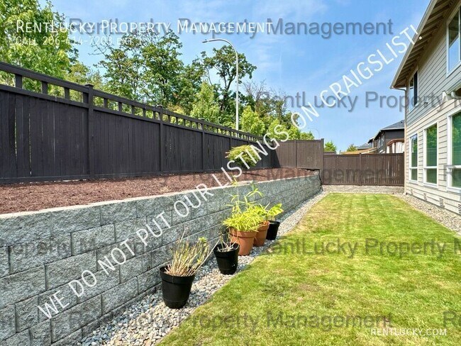 Building Photo - 34601 56th Ct S