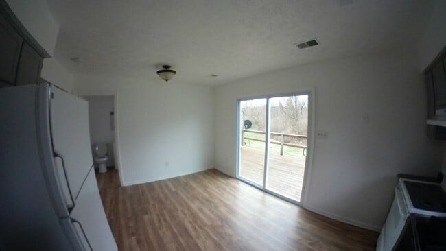 Building Photo - 217 Creekside Ct