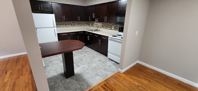 pictures of a different recently renovated apartment - Lodi Manor