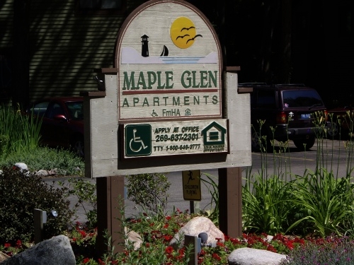 Maple Glen Apartments - South Haven, MI | Apartment Finder