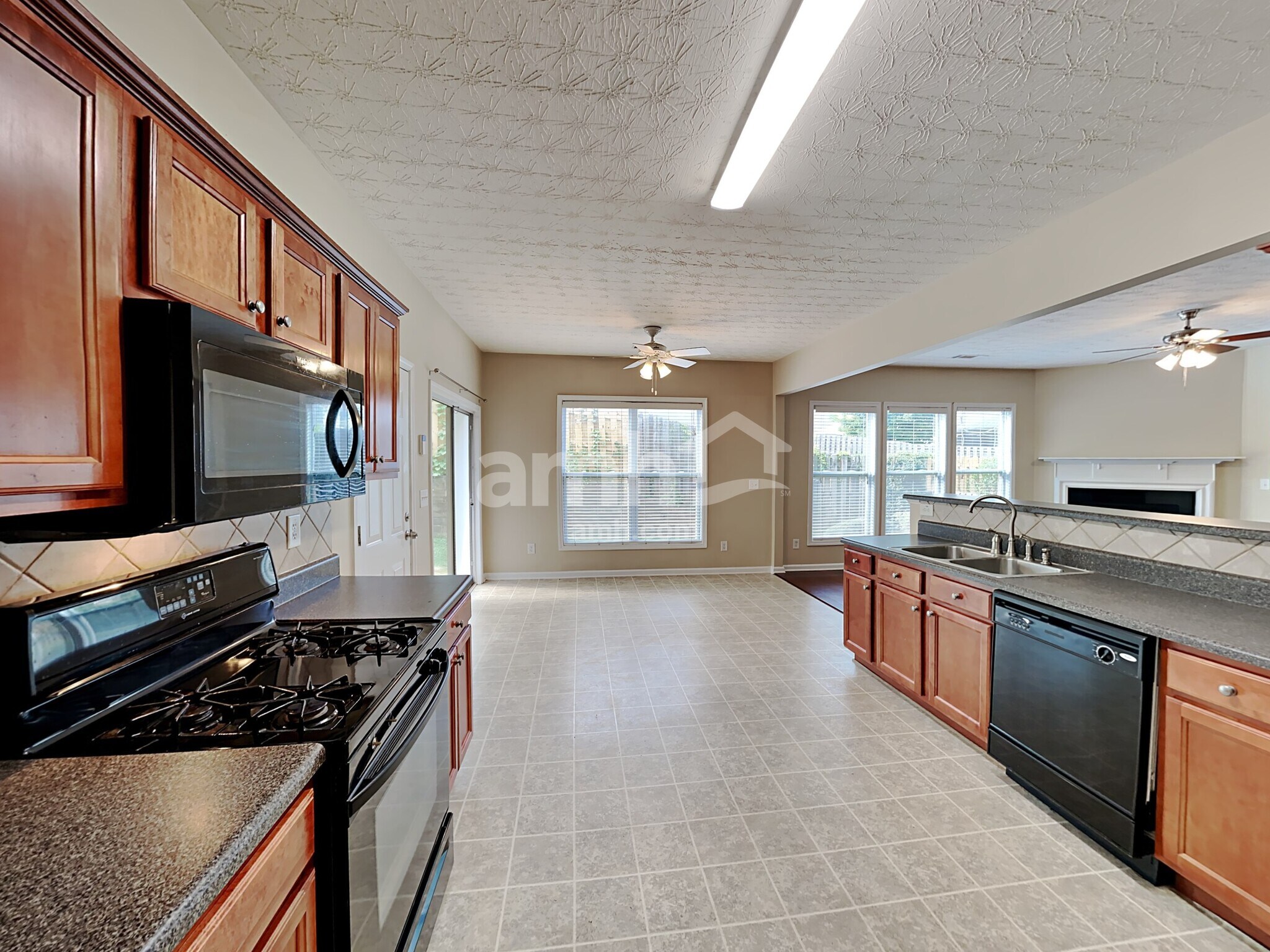 Building Photo - 317 Azalea Loop