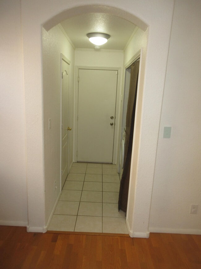 Building Photo - 7320 Desert Eagle Rd NE