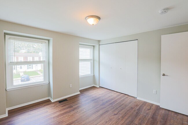 Building Photo - 11 Pawleys Ct