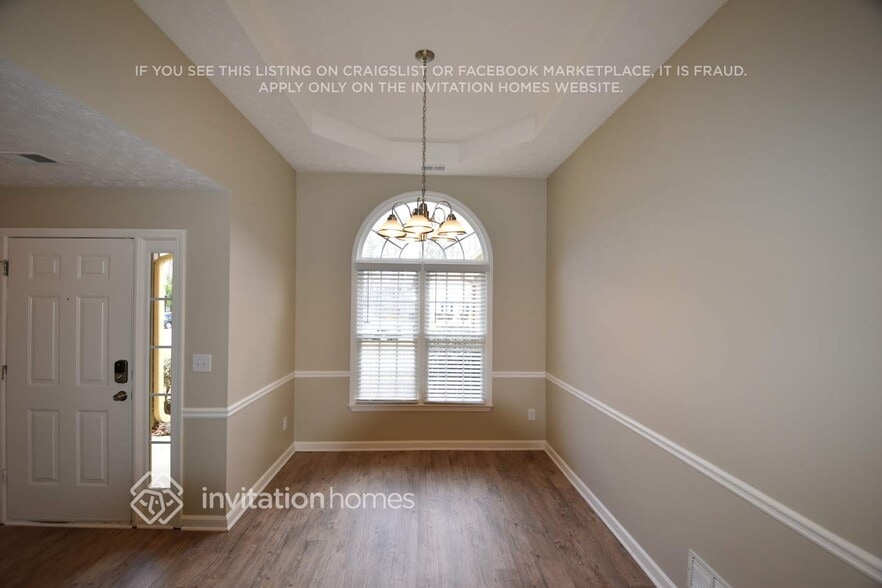 Building Photo - 5056 Hopeland Dr