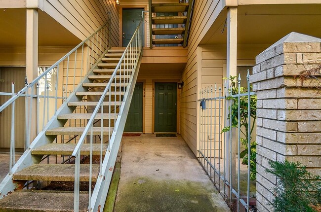 Building Photo - 12550 Whittington Dr