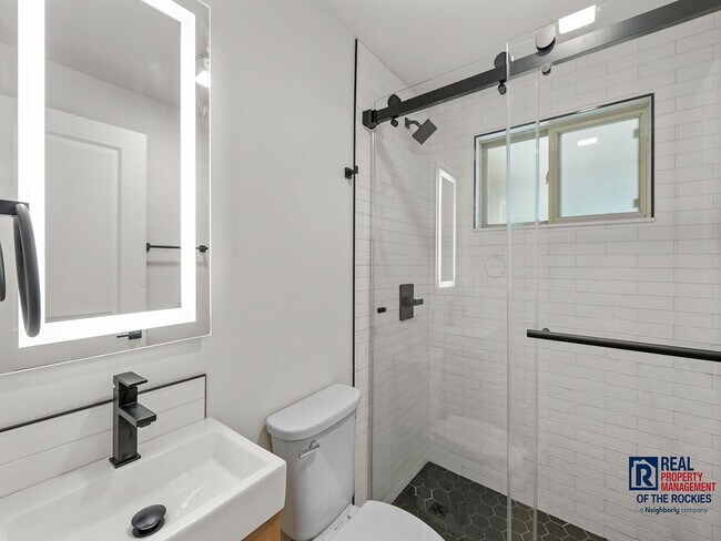 Building Photo - Beautifully Remodeled 2-Bed, 1-Bath Duplex...